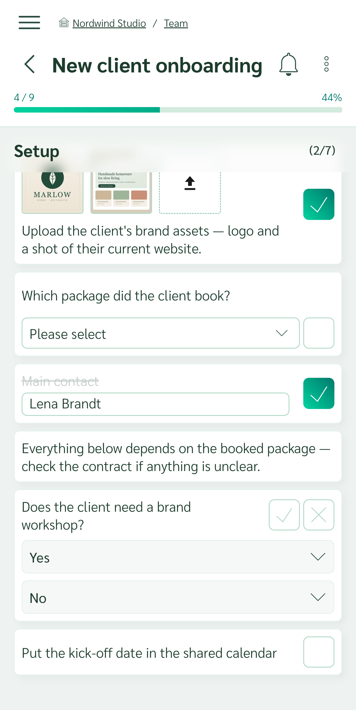 Checklist with a dropdown, an input field and a yes/no question