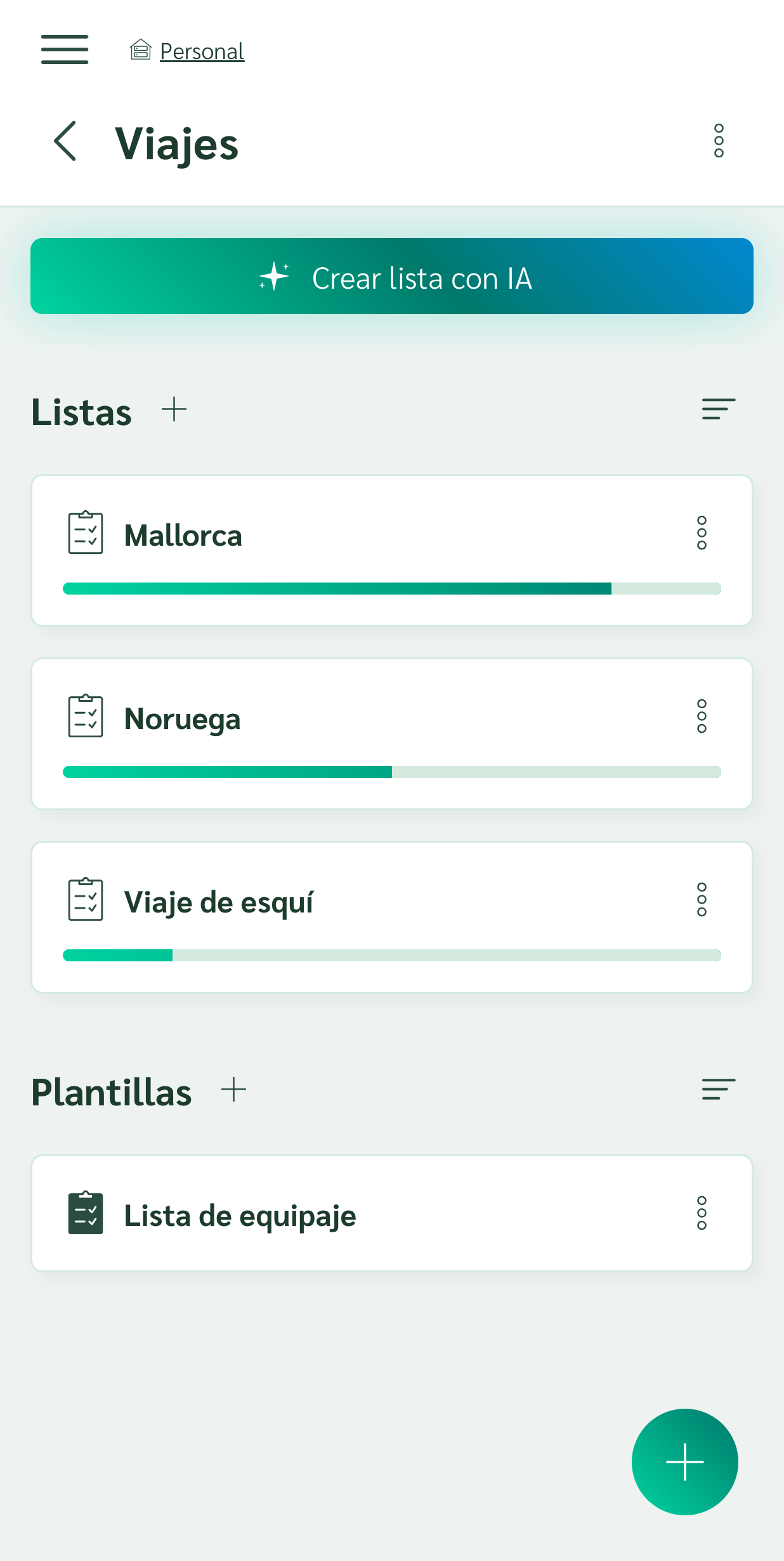 Carpeta con una plantilla de equipaje y tres viajes creados a partir de ella