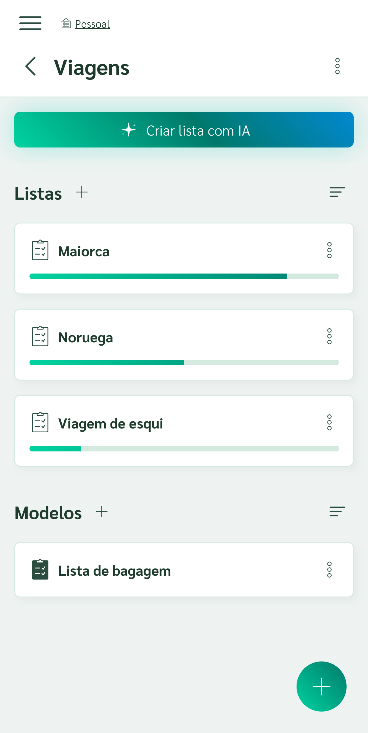 Pasta com um modelo de bagagem e três viagens criadas a partir dele